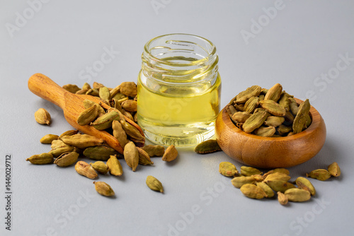 Green cardamom essential oi...