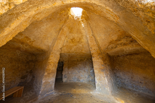 Obraz na płótnie Interior of a tholos tomb showing corbelled dome and columns in Carmona, Spain w salonie