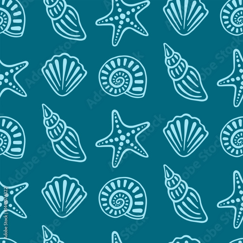 Sea shells seamless pattern. Hand draw marine collection of shellfishes, sinks and starfishes. Vector illustration.