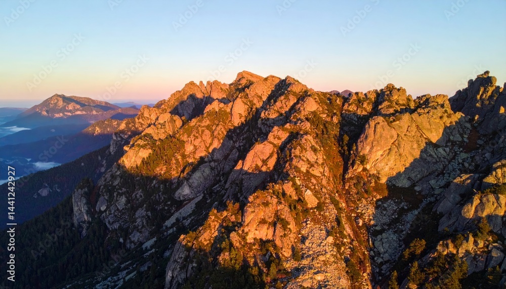 Naklejka premium Golden Hour Mountain Range Aerial View