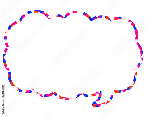 ステンドグラス風吹き出し　三角形模様　細長い雲形