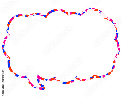 ステンドグラス風吹き出し　三角形模様　細長い雲形