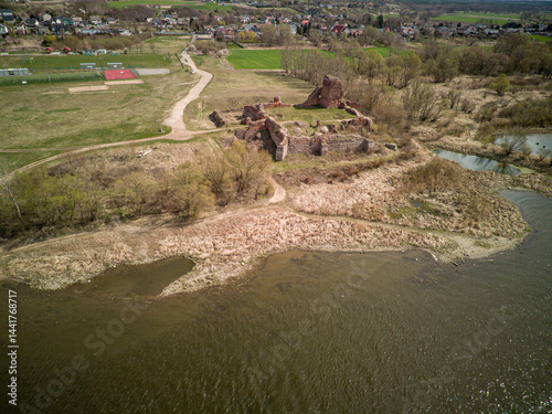 Obraz na płótnie Bobrowniki Castle Ruins, Poland. w salonie