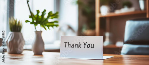 Obraz na płótnie Office Appreciation: Clean, elegant note reading “thank you” on a modern desk setup w salonie