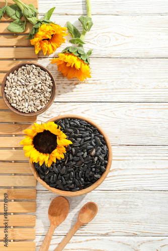 Obraz na płótnie Sunflower seeds, concept of harvest, tasty snack w salonie