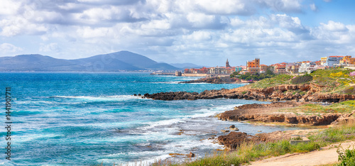 Obraz na płótnie Unbelivable spring cityscape of Alghero town at morning. w salonie