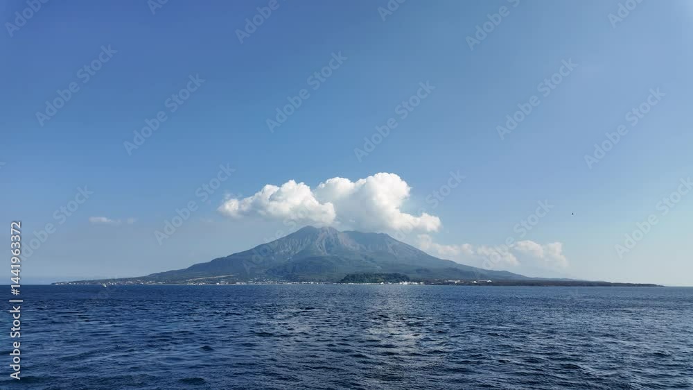 桜島と錦江湾と青空 桜島と錦江湾と青空