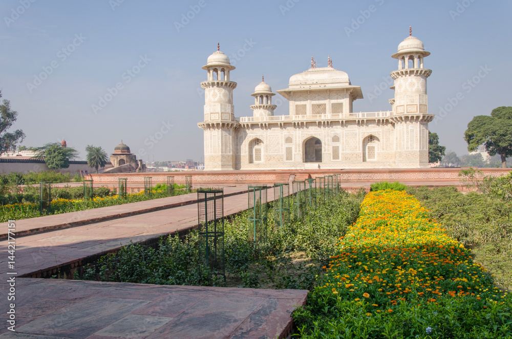 Fototapeta premium Itmad-Ud-Daulah Tomb. Beautiful architecture of baby Taj, Agra, Uttar Pradesh, India.