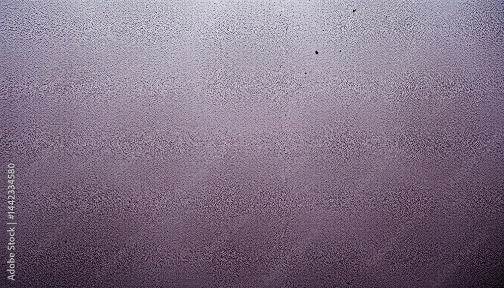 Obraz premium Dense Flock of Birds in Flight Against a Purple Gradient Sky