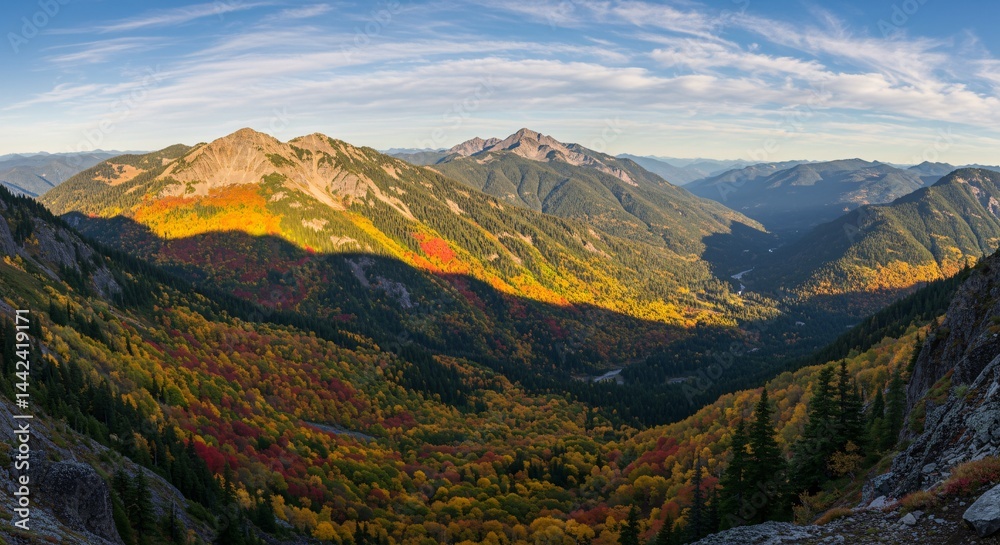 Obraz premium High-contrast fall mountain panorama