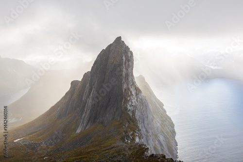 Obraz na płótnie Stunning autumn landscape of Segla Mountain in Senja Island, Northern Norway, with dramatic cliffs and fjords. w salonie