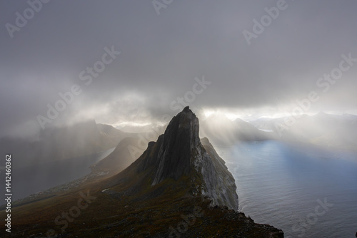 Obraz na płótnie Stunning autumn landscape of Segla Mountain in Senja Island, Northern Norway, with dramatic cliffs and fjords. w salonie