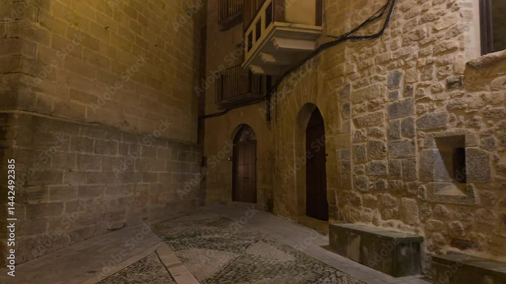 Exploring the charming alleyways of Cretas, Spain Exploring the charming alleyways of Cretas, Spain