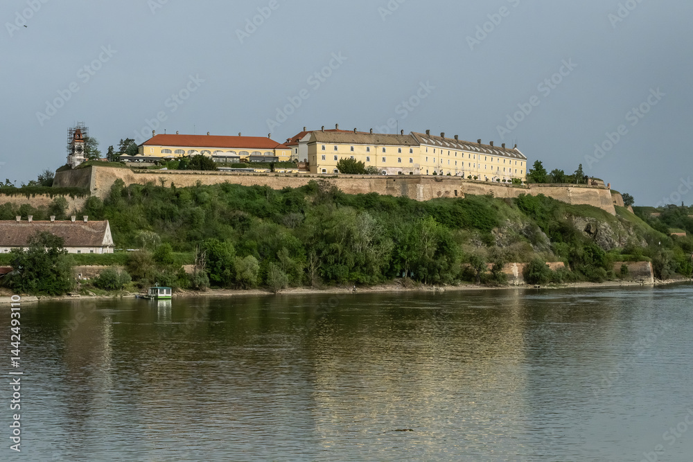Fototapeta premium Festung Petrovaradin an der Donau in Novi Sad