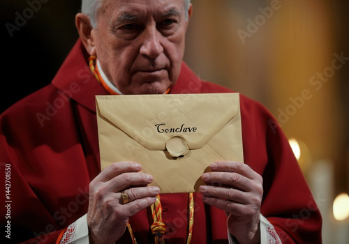 Obraz na płótnie Senior cardinal holding sealed conclave envelope with reverent hands in warm candlelit setting during papal election w salonie