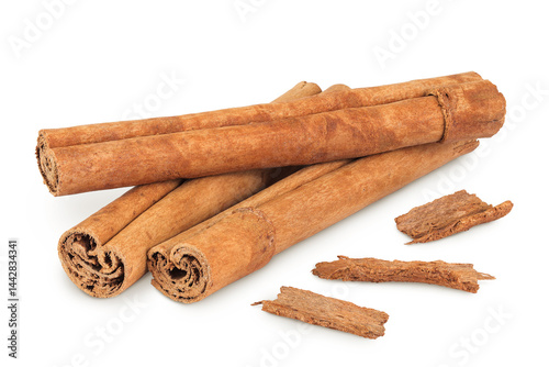 Fototapeta Naklejka Na Ścianę i Meble -  Cinnamon sticks isolated on white background with full depth of field