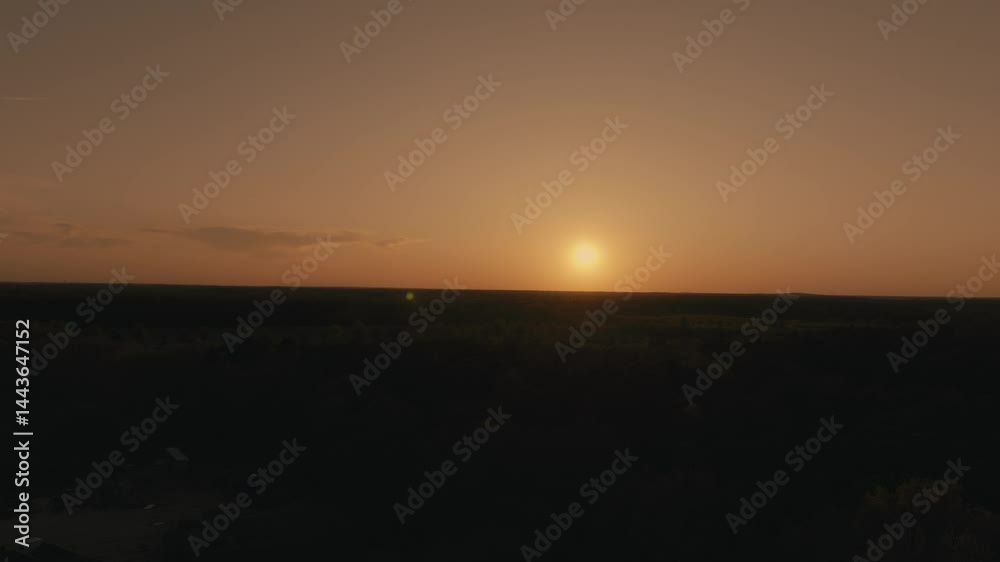 DJI Mavic 3 Pro 4K Drohnenaufnahme eines Sonnenuntergangs über dem Landkreis Gifhorn, Niedersachsen, Deutschland