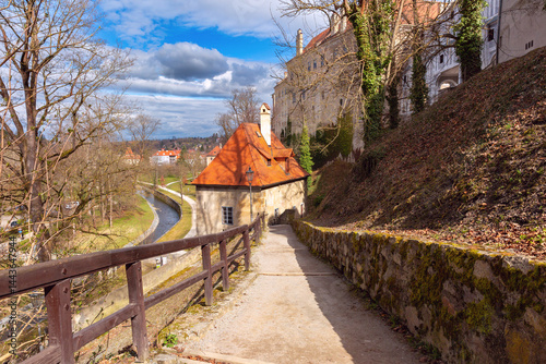 Obraz na płótnie Sunny day view of historical buildings and river in Cesky Krumlov, Czech Republic w salonie