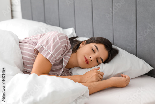 Young beautiful woman sleep...