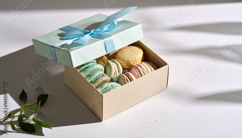 箱入りの美しいクッキー　お菓子のコピースペースの写真