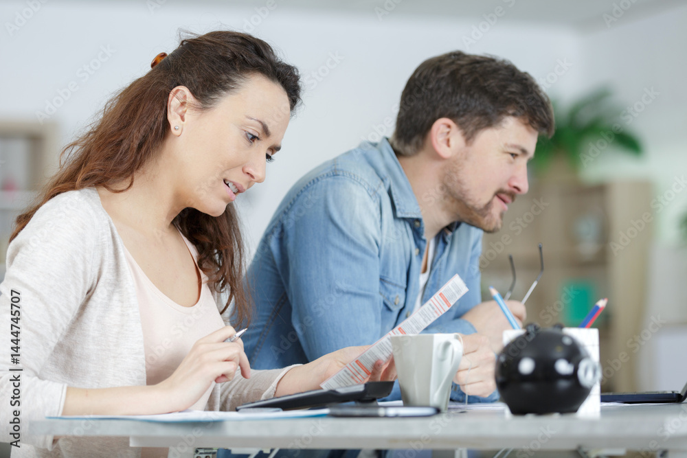 Fototapeta premium a family discussing family finances