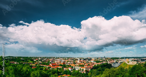 Obraz na płótnie Sunset Sunrise Cityscape Of Vilnius, Lithuania In Summer. Beautiful Panoramic View Of Old Town In Evening w salonie