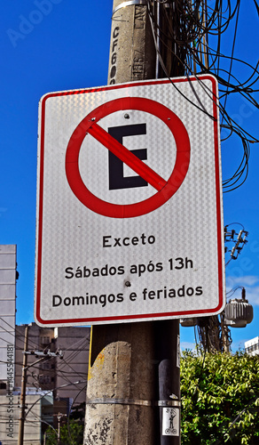 Obraz na płótnie No parking traffic sign in Tijuca neighborhood, Rio de Janeiro, Brazil w salonie