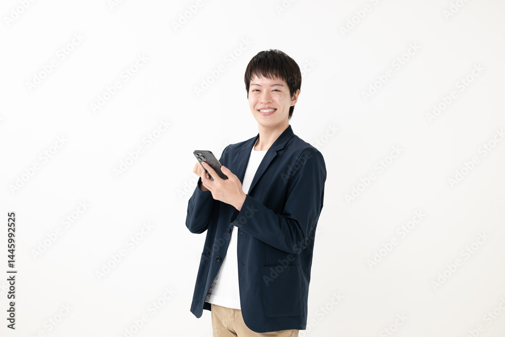 スマホを持つ男性 スマホを持つ男性