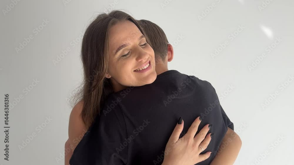 Mãe e filho celebram juntos o dia das mães 