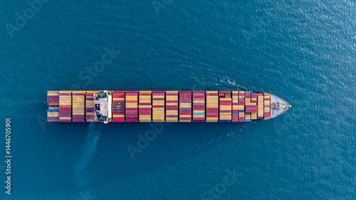 Obraz na płótnie Aerial view container ship cargo freight shipping international, Global business freight shipping import export logistic transportation container ship, Container ship cargo sea freight container ship. w salonie