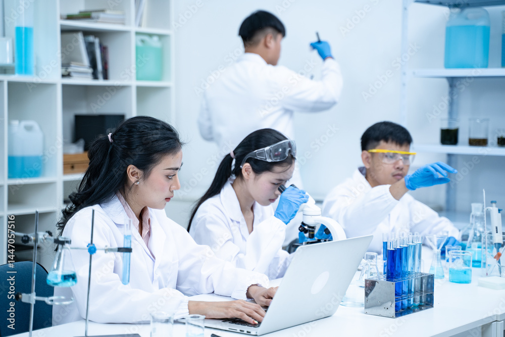 In the laboratory, several researchers and scientists, each focused on their own biology experiments, conduct detailed analysis to advance the field of science and deepen understanding. In the laboratory, several researchers and scientists, each focused on their own biology experiments, conduct detailed analysis to advance the field of science and deepen understanding.