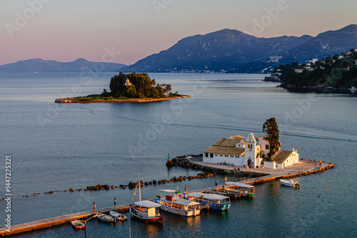 Obraz na płótnie Vlacherna monastery and Mouse Island, Corfu island, Greece. w salonie
