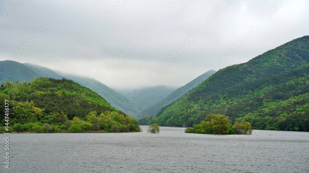 Fototapeta premium Spring scenery of Unmun Dam in Korea