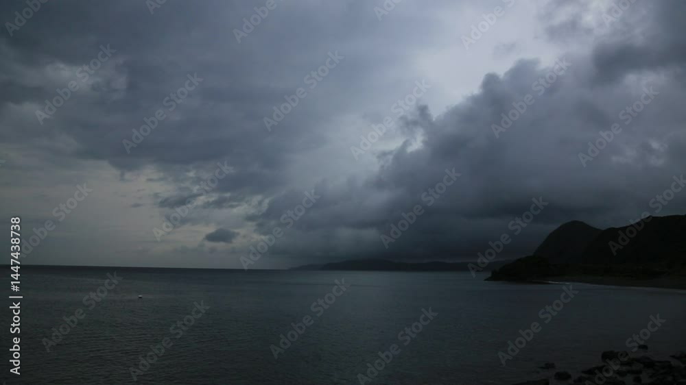 奄美大島の自然。海、空、光、反射。 奄美大島の自然。海、空、光、反射。