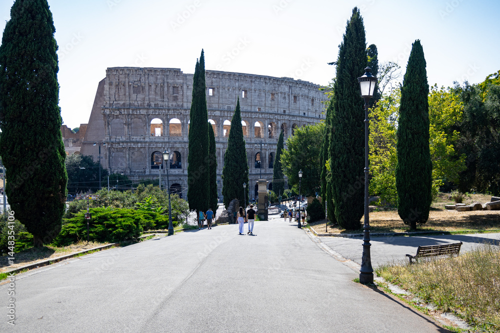 Obraz premium View of the Colosseum in Rome