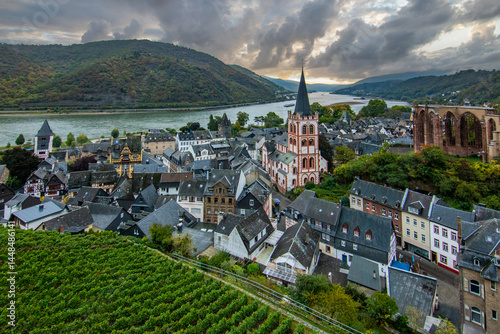 Fototapeta Naklejka Na Ścianę i Meble -  Half-timbered houses in a small village. Morning in the wine-growing region on the Rhine River, Bacharach, Hesse, Germany