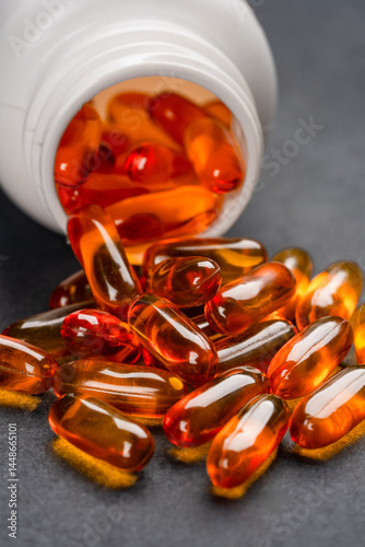 Obraz na płótnie Dietary supplement containing omega 3 fish oil capsules w salonie