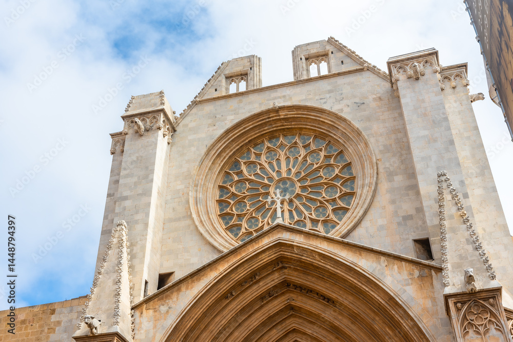 Tarragona cathedral rose window showing architectural details