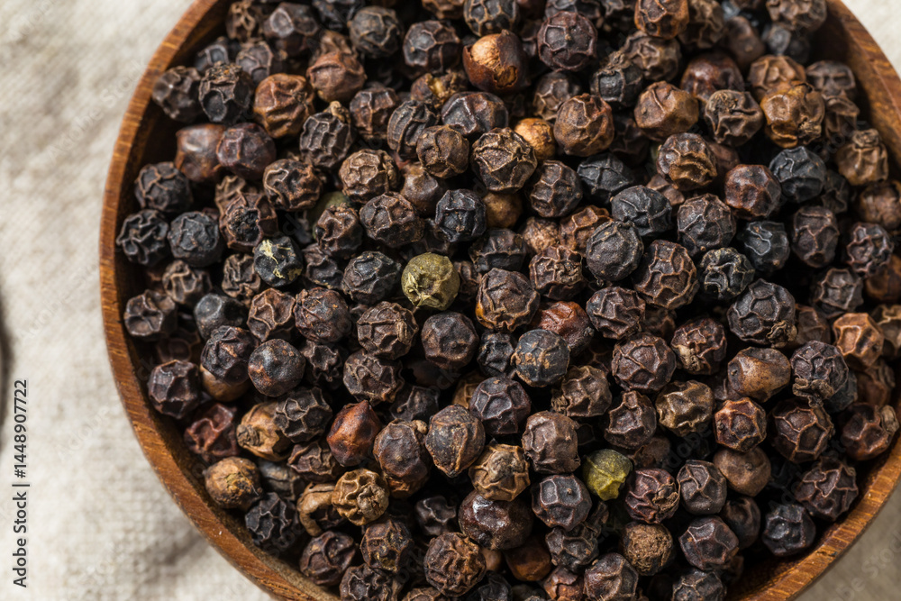 Organic Dry Raw Black Peppercorns Organic Dry Raw Black Peppercorns