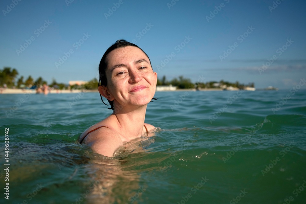 Joyful moments in the sun-soaked waters of Miami Joyful moments in the sun-soaked waters of Miami