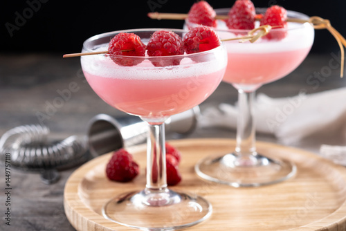 Foto Elegant French Martini Cocktail on wooden table