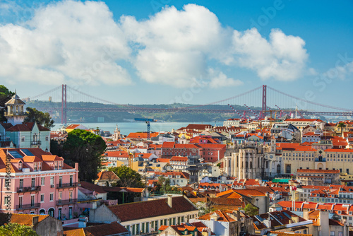 Fototapeta Naklejka Na Ścianę i Meble -  view of the city of lisbon