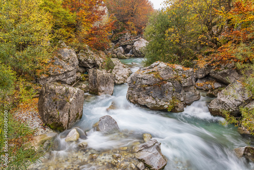 Obraz na płótnie Falls and whitewater on the Valbonas River in Valbona Valley National Park. w salonie