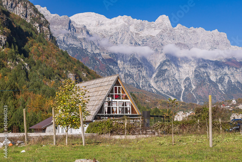 Obraz na płótnie Mountains of the Albanian Alps in Theth National Park. w salonie