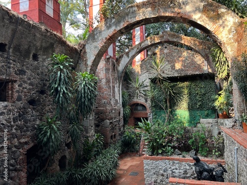 narrow street in the old town of dubrovnik croatia