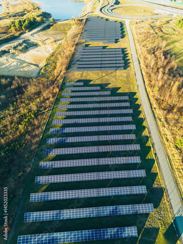 Obraz na płótnie Rows of solar panels in sunlight w salonie