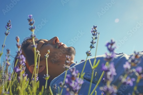 Obraz na płótnie Serene Rest in Lavender Field w salonie