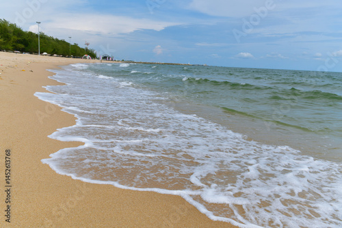 Fototapeta Naklejka Na Ścianę i Meble -  waves on the beach and sea