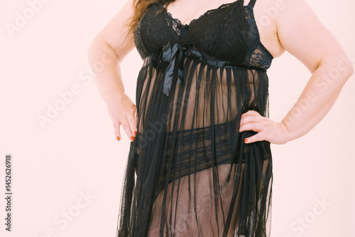 Εκτύπωση καμβά Woman plus size in lace lingerie babydoll