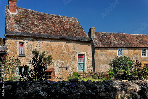Φωτογραφία vieux bâtiment de ferme à Asnières sur Vègre, Sarthe
